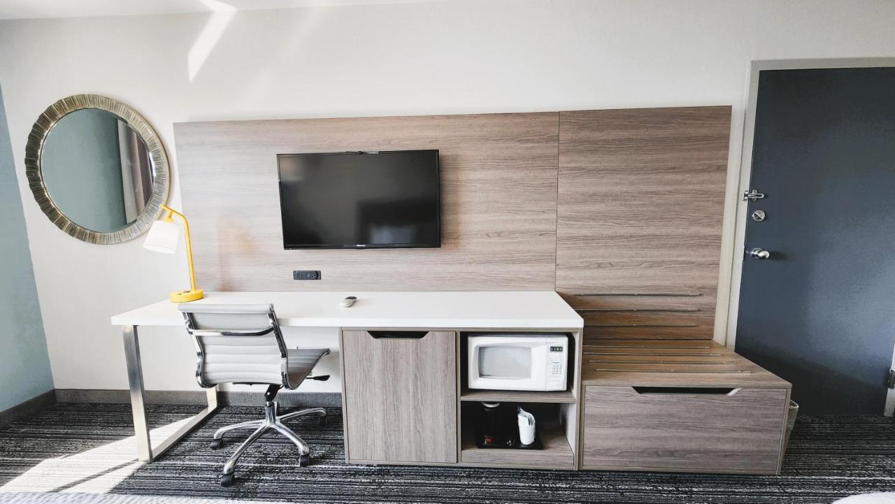 Americas Best Value Inn & Suites-Foley Esterno foto