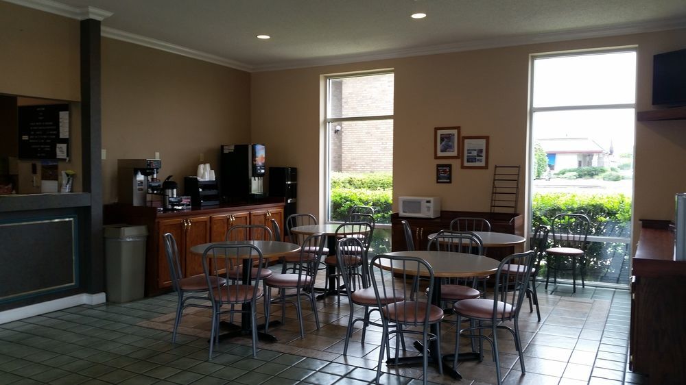 Americas Best Value Inn & Suites-Foley Esterno foto
