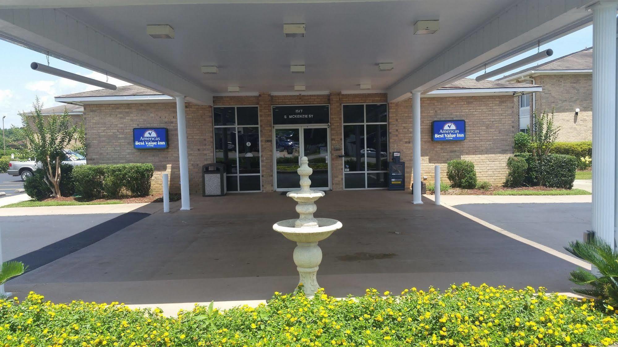 Americas Best Value Inn & Suites-Foley Esterno foto
